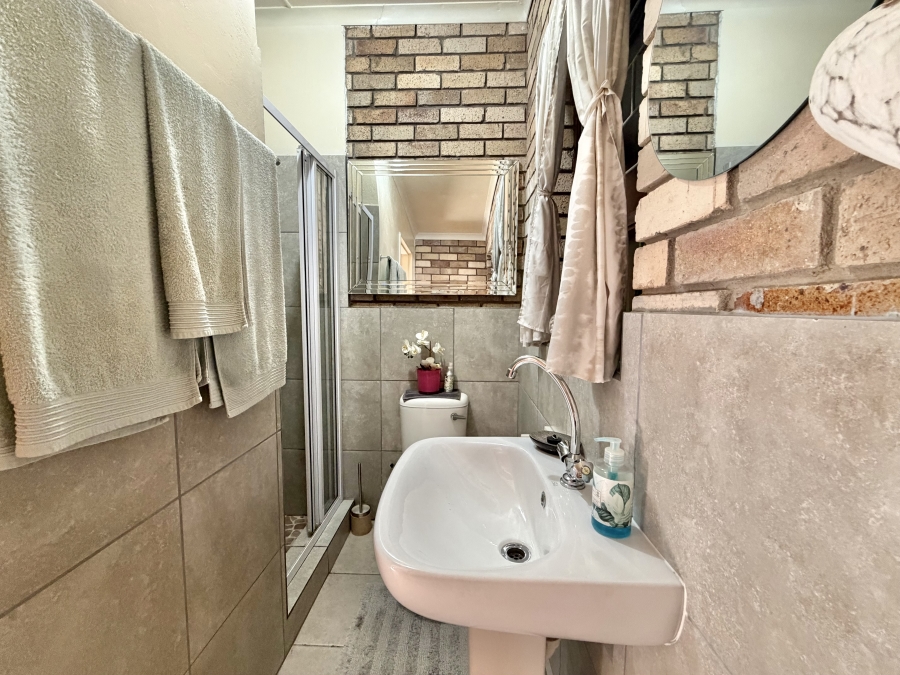4 Bedroom Property for Sale in Kabeljauws Eastern Cape
